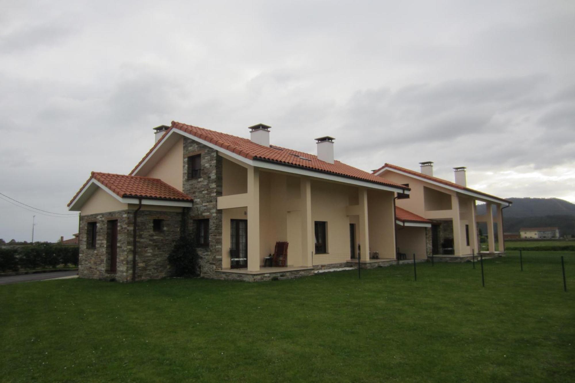 Oviñana Apartamentos El Regueirin 2 מראה חיצוני תמונה