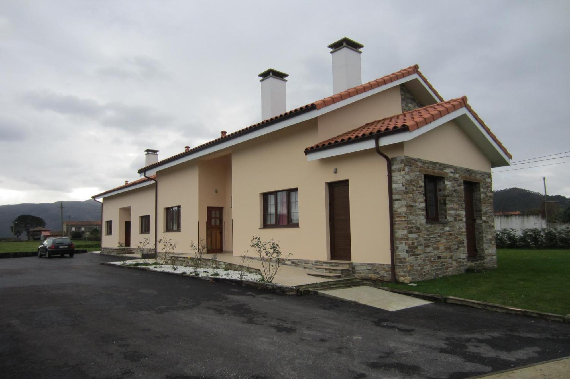 Oviñana Apartamentos El Regueirin 2 מראה חיצוני תמונה