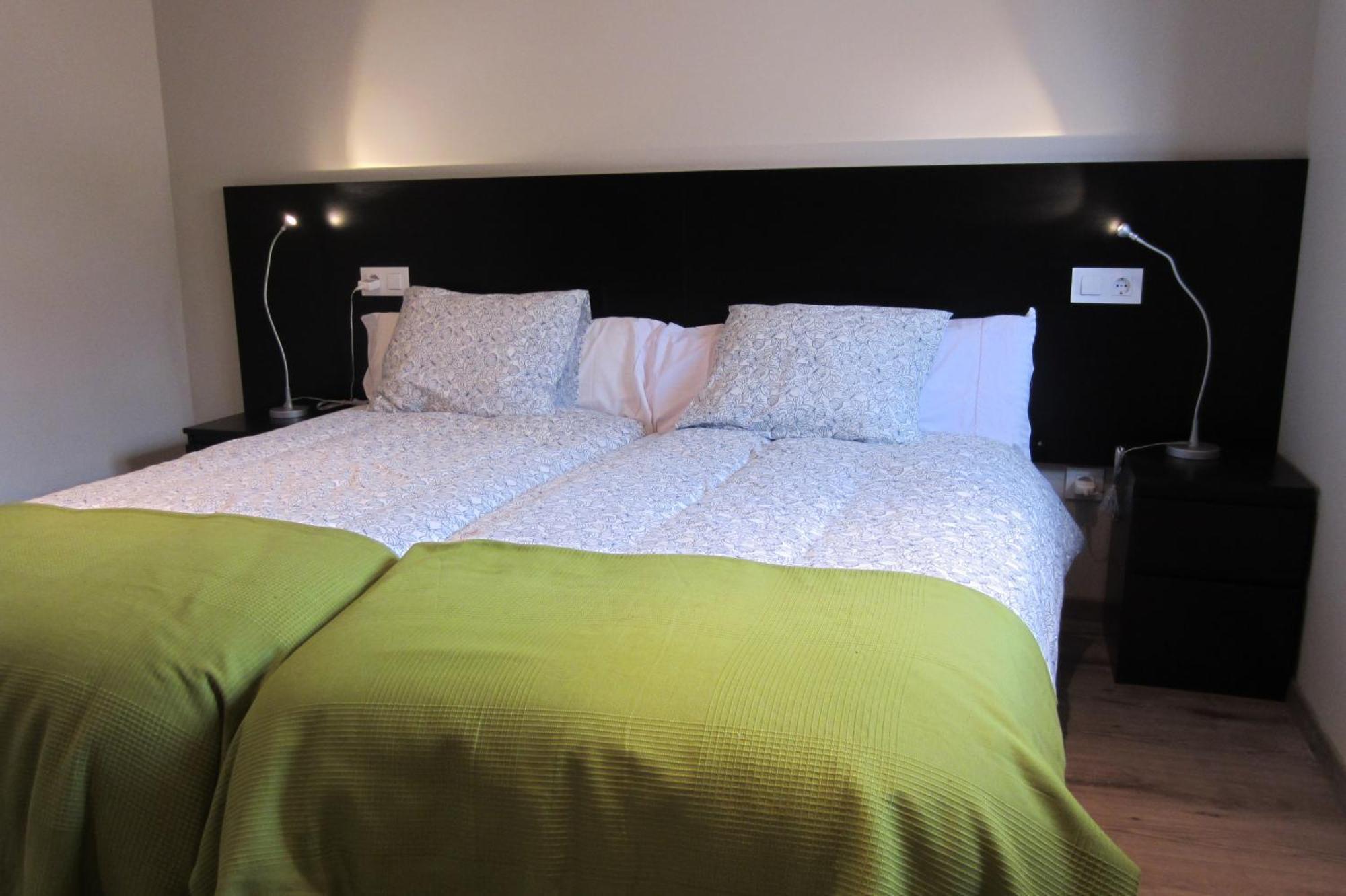 Oviñana Apartamentos El Regueirin 2 מראה חיצוני תמונה