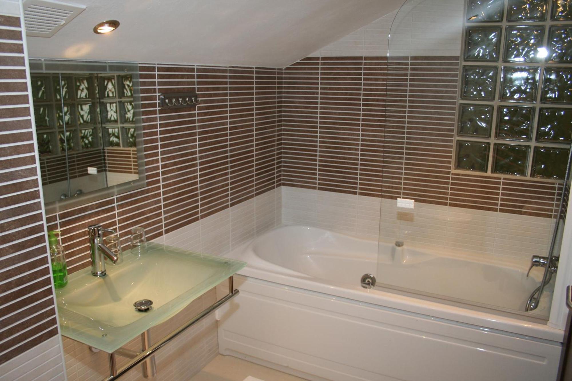 Oviñana Apartamentos El Regueirin 2 מראה חיצוני תמונה